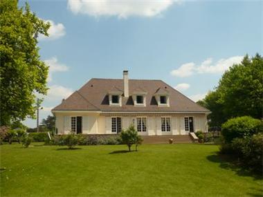 Modern House for sale in Arnac-Pompadour (Region Limousin)