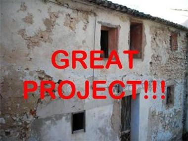 Townhouse for sale in Almudaina (Valencia)