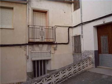 Townhouse for sale in Almudaina (Valencia)
