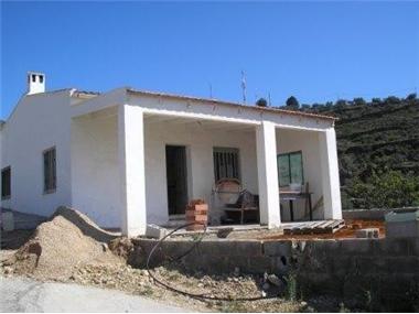 Villa / Detached for sale in Beniarres (Valencia)