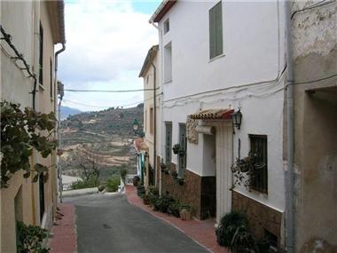 Townhouse for sale in Almudaina (Valencia)