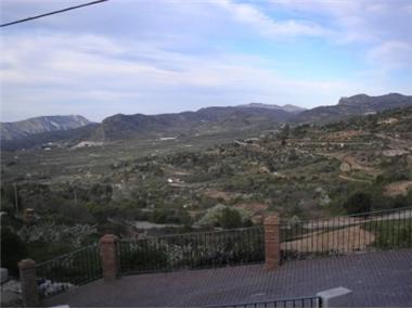 Townhouse for sale in Almudaina (Valencia)