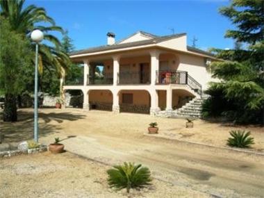 Villa / Detached for sale in Agullent (Valencia)