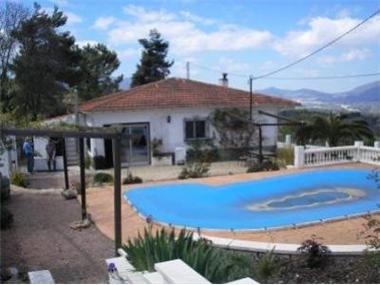 Villa / Detached for sale in Almudaina (Valencia)