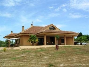 Villa / Detached for sale in Agullent (Valencia)
