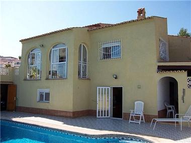Villa / Detached for sale in La Font D'en Carros (Valencia)