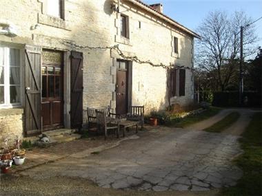 Gite for sale in Chaunay (Poitou-Charentes)