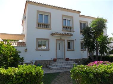 Villa for sale in Beniarbeig (Valencia)