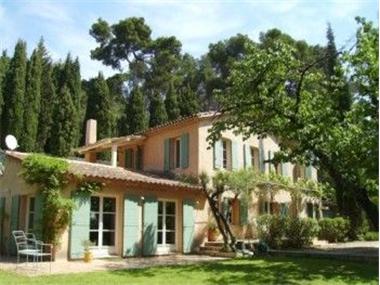 House for sale in Aix-en-Provence (Provence-Alpes-Cote d'Azur)