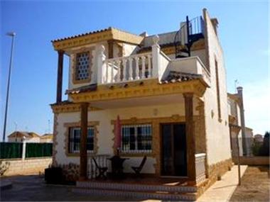 Villa for sale in Guardamar de la Segura (Valencia)