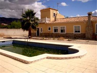 Villa for sale in Crevillente (Valencia)