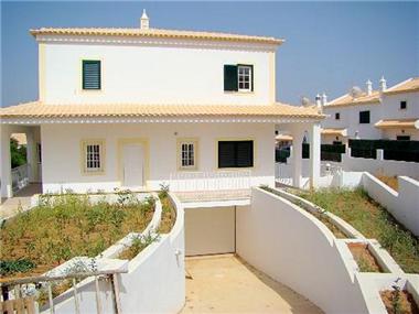 Villa / Townhouse for sale in Alcantarilha (Faro)
