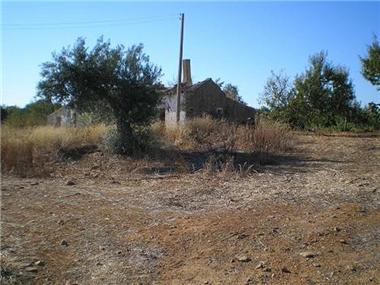 Land for sale in Luz (Faro)