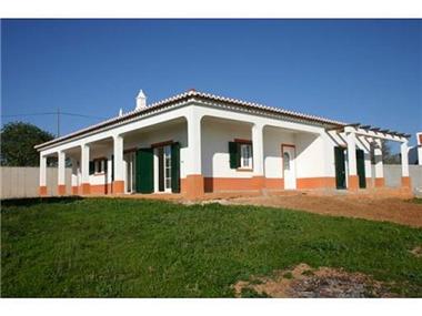 Villa / Townhouse for sale in Barao de Sao Miguel (Faro)