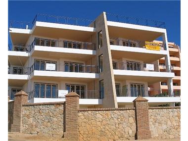 Apartment       for sale in Meia Praia (Faro)