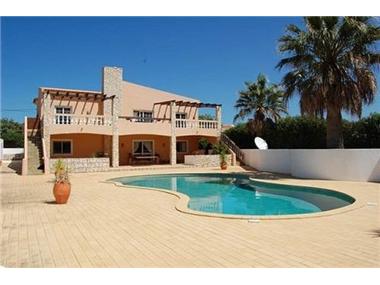 Villa / Townhouse for sale in Almadena (Faro)