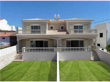 Villa / Townhouse for sale in Espiche (Faro)