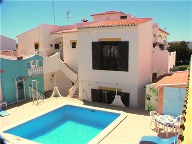Villa / Townhouse for sale in Pedra Alcada (Faro)