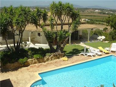 Villa / Townhouse for sale in Portelas (Faro)