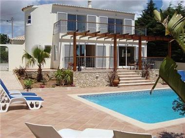 Villa / Townhouse for sale in Albardeira (Faro)