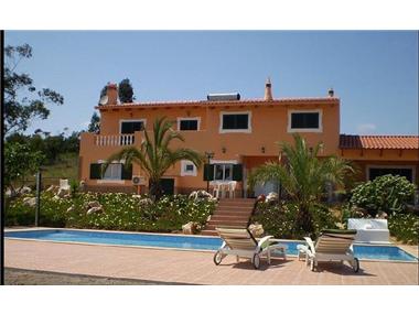 Villa / Townhouse for sale in Odiaxere (Faro)