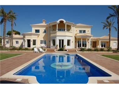 Villa / Townhouse for sale in Alcalar (Faro)