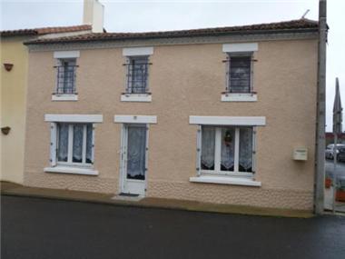 House for sale in Argenton-les-Vall�es (Poitou-Charentes)