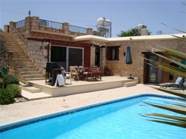 Detached Village House for sale in Dhrousha (Paphos)