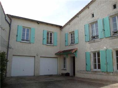 House for sale in Baignes-Sainte-Radegonde (Poitou-Charentes)