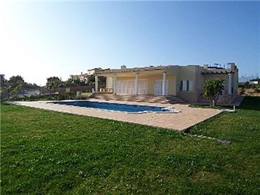 Villa / Townhouse for sale in Boa Nova (Faro)
