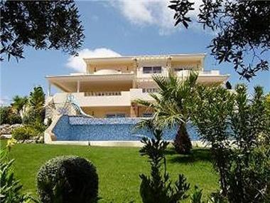 Villa / Townhouse for sale in Funchal (Lisboa)