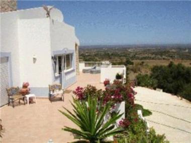 Villa / Townhouse for sale in Urbaniza��o Monte Funchal (Faro)