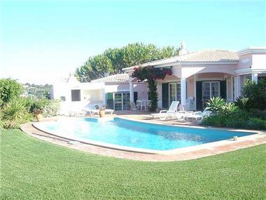 Villa / Townhouse for sale in Boavista Golf (Faro)