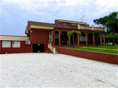 Villa for sale in Alhaurin de la Torre (Andalucia)