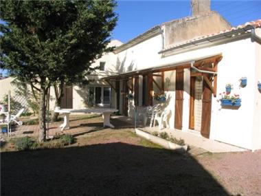 House for sale in Argenton-l'Eglise (Poitou-Charentes)