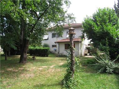 Villa for sale in Vic-en-Bigorre (Midi-Pyrenees)