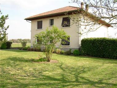 Villa for sale in Vic-en-Bigorre (Midi-Pyrenees)