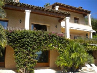 Villa for sale in Mandelieu-la-Napoule (Provence-Alpes-Cote d'Azur)