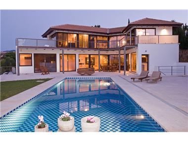 Villa for sale in Nueva Andalucia (Andalucia)
