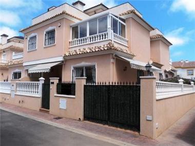 Townhouse for sale in La Horadada (Valencia)