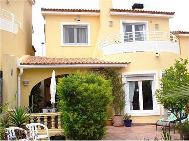 Villa / Detached for sale in Gata de Gorgos (Valencia)