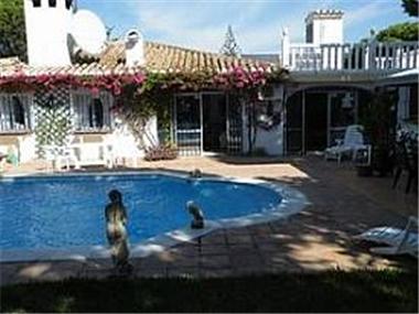 Villa for sale in Calahonda (Andalucia)