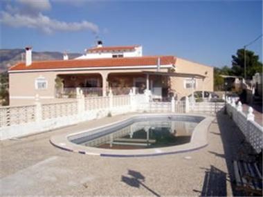Country Property for sale in Crevillente (Valencia)