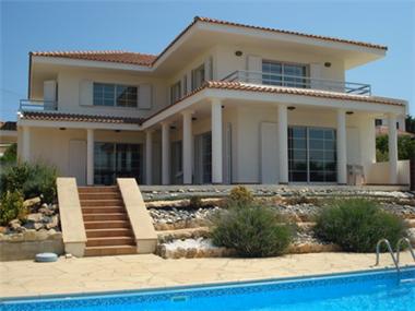 Detached Villa for sale in Kalogrea (Kyrenia)