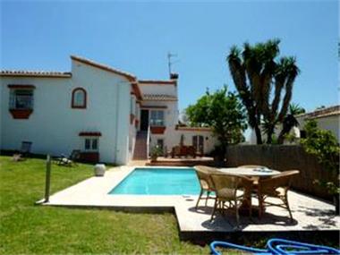 Villa for sale in Calahonda (Andalucia)