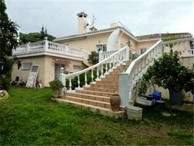 Villa for sale in Calahonda (Andalucia)