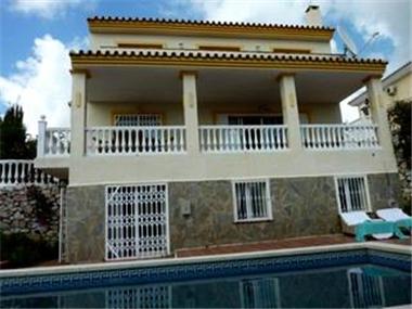 Villa for sale in Calahonda (Andalucia)