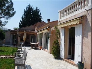Detached House for sale in Grasse (Provence-Alpes-Cote d'Azur)