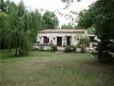 House for sale in Mirambeau (Poitou-Charentes)