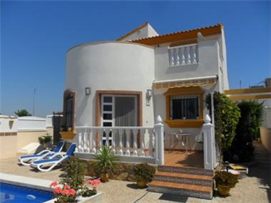 Villa for sale in Pilar de la Horadada (Valencia)